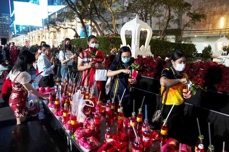 2021-02-12T073936Z_1_LYNXMPEH1B0DR_RTROPTP_4_VALENTINES-DAY-THAILAND-SHRINE.JPG