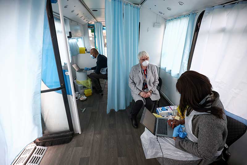 2021-02-14T164207Z_1_LYNXMPEH1D0I4_RTROPTP_4_HEALTH-CORONAVIRUS-BRITAIN-VACCINE.JPG