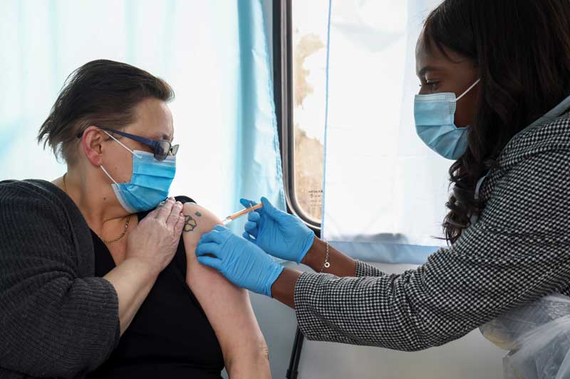 2021-02-16T203403Z_1_LYNXMPEH1F1I1_RTROPTP_4_HEALTH-CORONAVIRUS-BRITAIN-VACCINE.JPG
