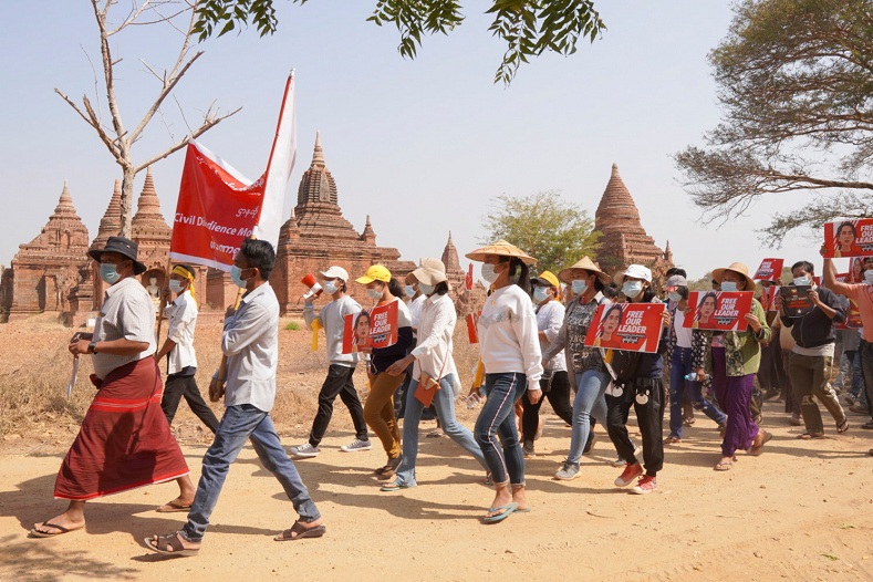 2021-02-19T011331Z_1_LYNXMPEH1I01Z_RTROPTP_4_MYANMAR-POLITICS.JPG