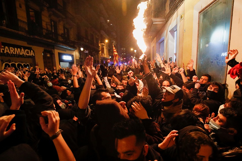 2021-02-20T232055Z_1_LYNXMPEH1J0I0_RTROPTP_4_SPAIN-RIGHTS-RAPPER-PROTESTS.JPG