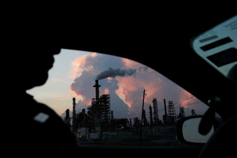 2021-02-21T161046Z_1_LYNXMPEH1K0AL_RTROPTP_4_USA-WEATHER-TEXAS-EMISSIONS.JPG