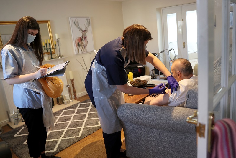 2021-02-26T130055Z_3_LYNXMPEH1P0RO_RTROPTP_4_HEALTH-CORONAVIRUS-BRITAIN-VACCINE.JPG