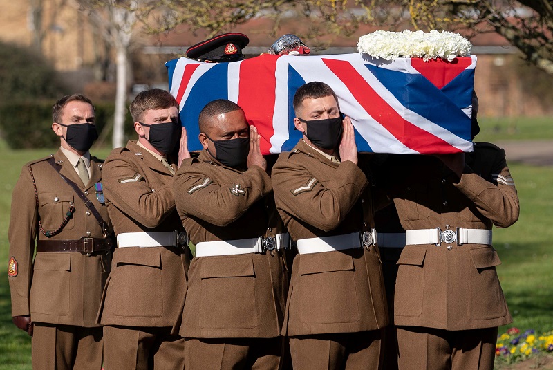 2021-02-27T211032Z_1_LYNXNPEH1Q0DP_RTROPTP_4_HEALTH-CORONAVIRUS-BRITAIN-CAPTAINTOM.JPG