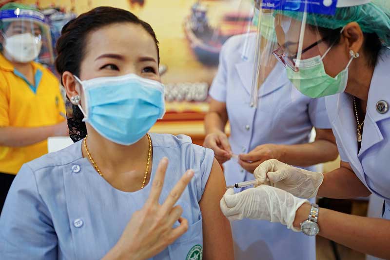2021-02-28T074230Z_1_LYNXNPEH1R03W_RTROPTP_4_HEALTH-CORONAVIRUS-THAILAND-VACCINE.JPG