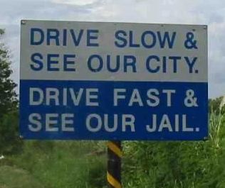 Funny-speed-sign.jpg.465c35a12b637196e6ec712042571fb5.jpg