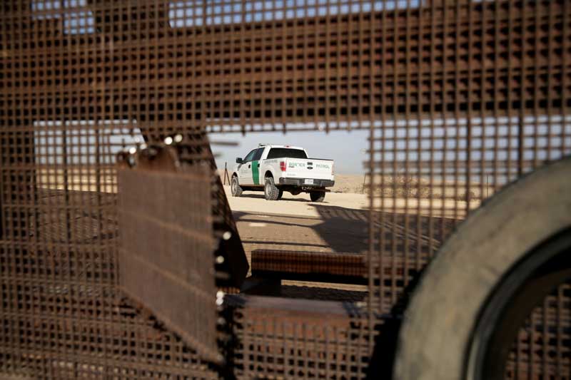 2021-03-04T212349Z_1_LYNXNPEH231IO_RTROPTP_4_USA-IMMIGRATION-BORDER-(1).jpg