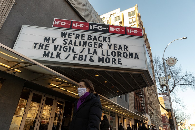 2021-03-06T015527Z_1_LYNXNPEH2501S_RTROPTP_4_HEALTH-CORONAVIRUS-NEW-YORK-CINEMAS.JPG