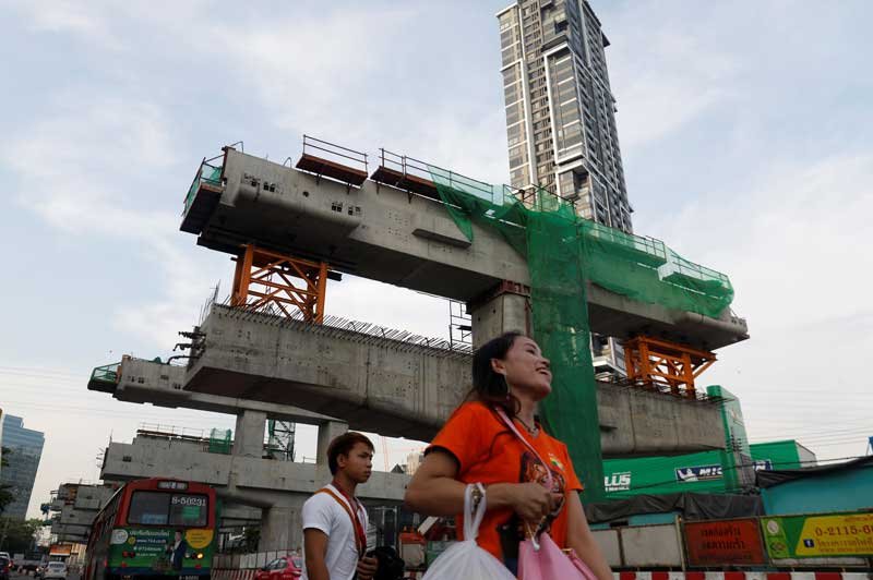 2021-03-16T051454Z_1_LYNXMPEH2F08F_RTROPTP_4_THAILAND-ECONOMY.JPG