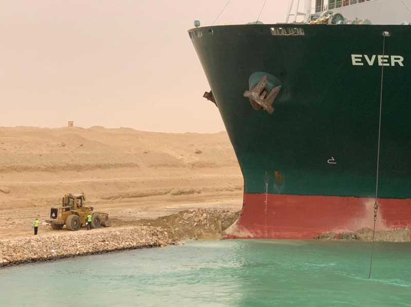 2021-03-24T201643Z_5_LYNXMPEH2N1V1_RTROPTP_4_EGYPT-SUEZCANAL-SHIP.JPG