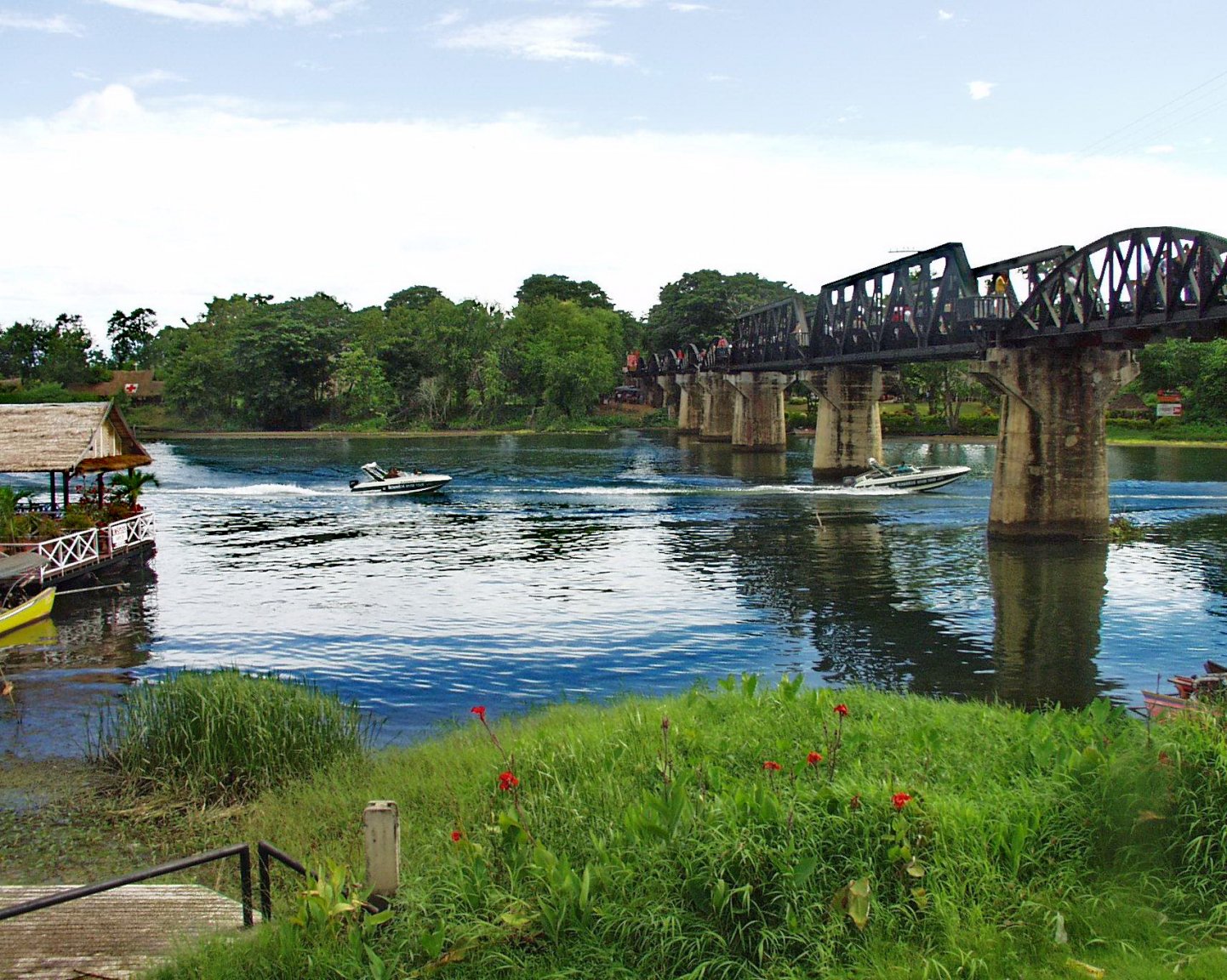 Bridge over the River Khwae1.jpg