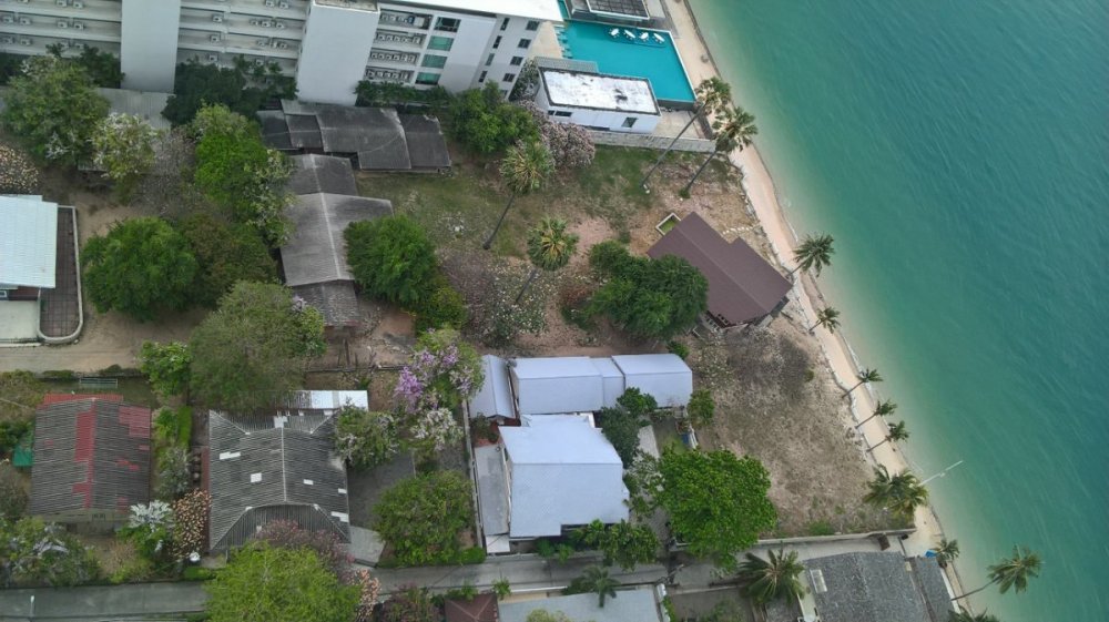 Beachfront.thumb.jpg.8f6eb1158306209459568ab4729e9d36.jpg
