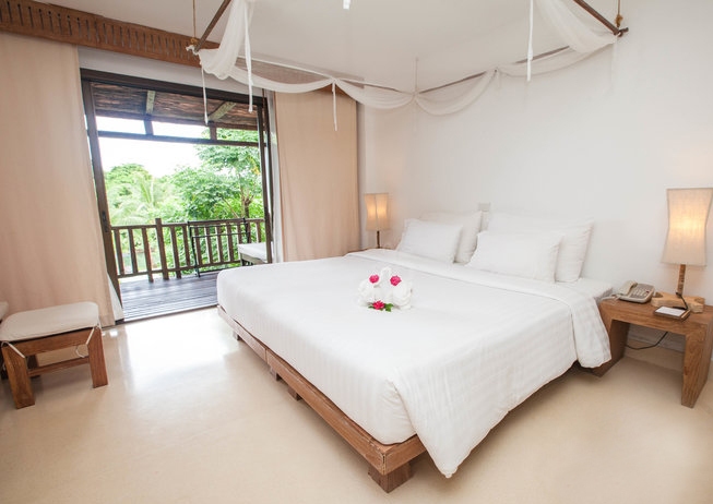 Deluxe-Bedroom.jpg