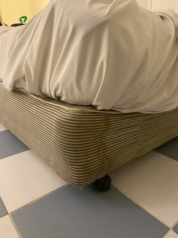 bed.jpg.39fd39d087c343ca755fd877ae1f3d21.jpg