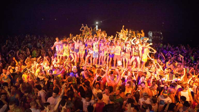 http___cdn.cnn.com_cnnnext_dam_assets_210320012030-01-previous-full-moon-party.jpg