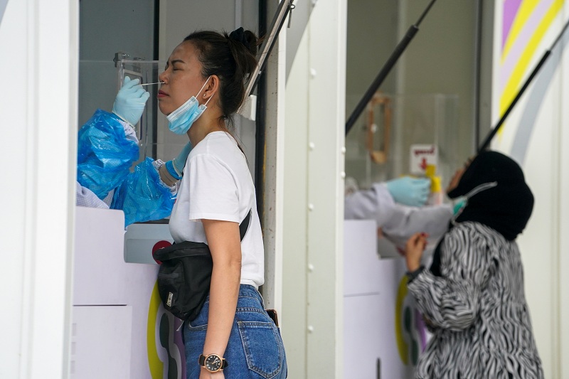 2021-04-08T065100Z_1_LYNXMPEH370CD_RTROPTP_4_HEALTH-CORONAVIRUS-THAILAND.JPG
