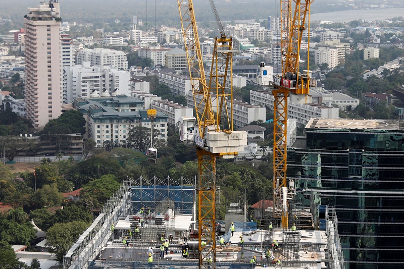 2021-04-22T073015Z_1_LYNXMPEH3L0BC_RTROPTP_4_THAILAND-ECONOMY-MEASURES.JPG
