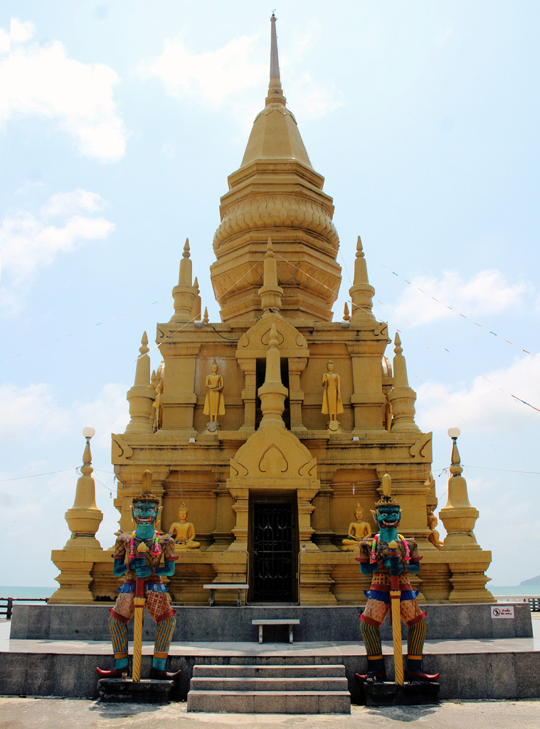 Laem-Sor-Temple-Pagoda_IMG_0793_(small-noEiki).jpg.627719d91e51ef338ff81f7a443b2314.jpg