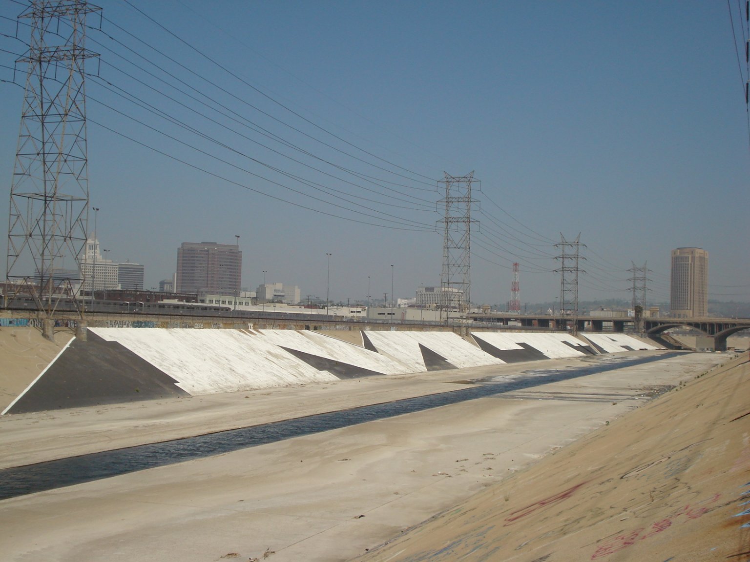 MTA_los_angeles_river.jpg