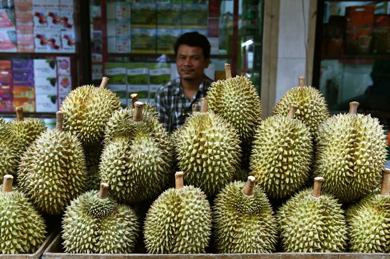 durian-vendor.jpg