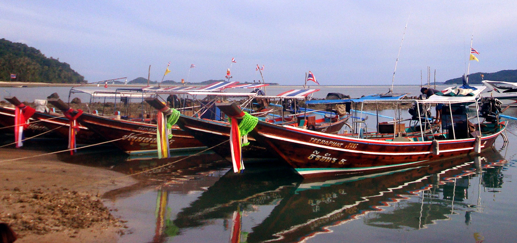 long-tail-boats_DSC01531.jpg.462a79cc1c13f802935f6586bf31e856.jpg