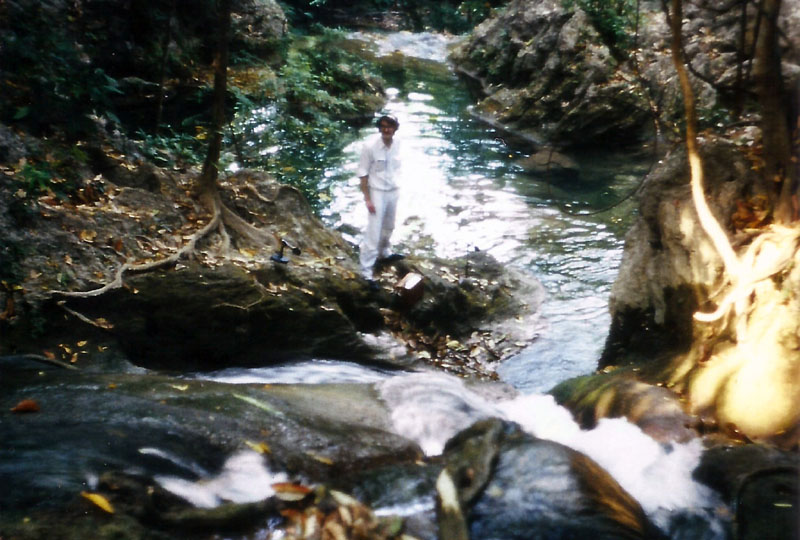 wThailand1987_028_recording-water_w800.jpg.9d683443d155e16172d061f52658cc9a.jpg