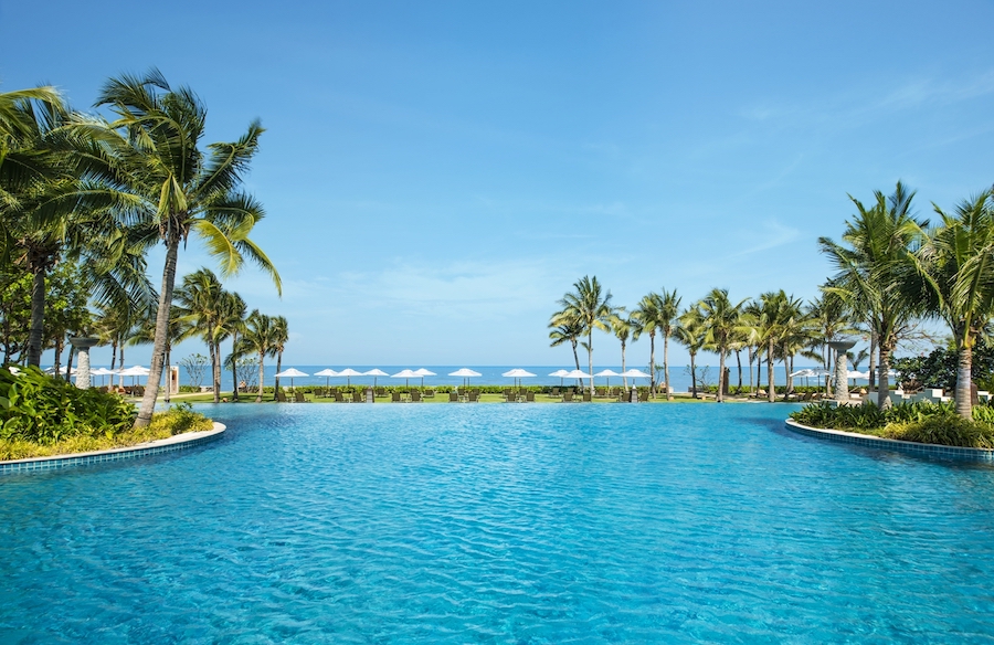 Exterior-she1590po-137064-Infinity Pool Day view-Low.jpeg