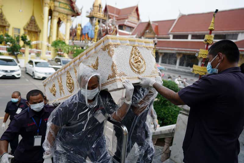 2021-05-03T024351Z_1_LYNXMPEH42020_RTROPTP_4_HEALTH-CORONAVIRUS-THAILAND-(1).jpg