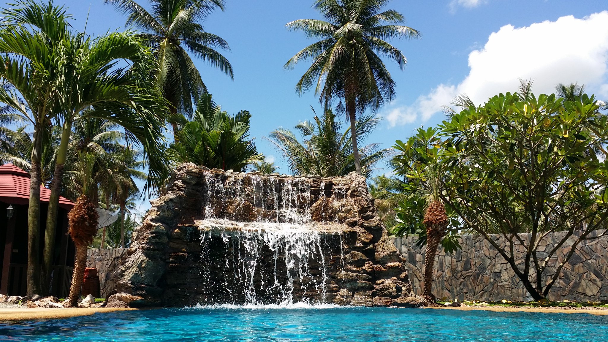 Waterfall2.thumb.jpg.7b9495791deb28337c7b65e8e00be822.jpg