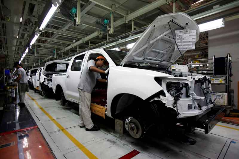 2021-06-30T011157Z_1_LYNXNPEH5T01N_RTROPTP_4_THAILAND-ECONOMY-CAR-EXPORTS.JPG