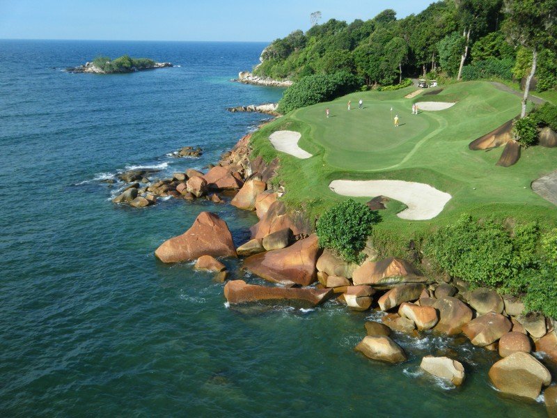 Ria-Bintan-Golf-Club-08_Ocean Hole 9.jpg