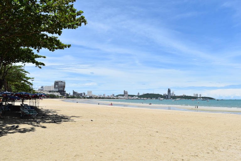 Pattaya-Beach-5-1.jpg.d79912cebb707782fc700205b50ab226.jpg