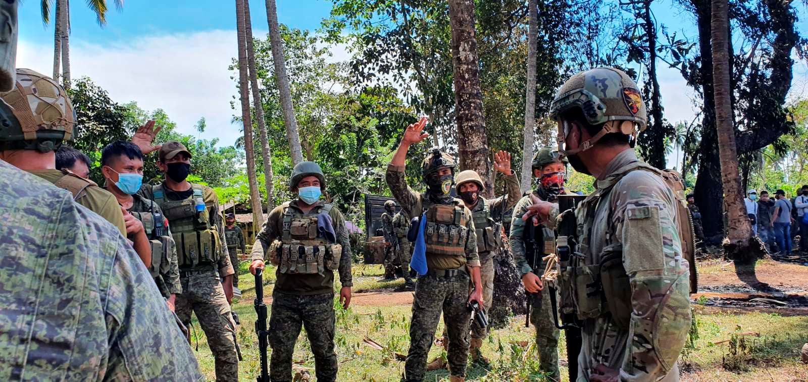 2021-07-04T084123Z_1_LYNXNPEH6302Z_RTROPTP_4_PHILIPPINE-AIRPLANE-CRASH.JPG.917c760a31eae3cd5685105bb3a8bfa7.JPG