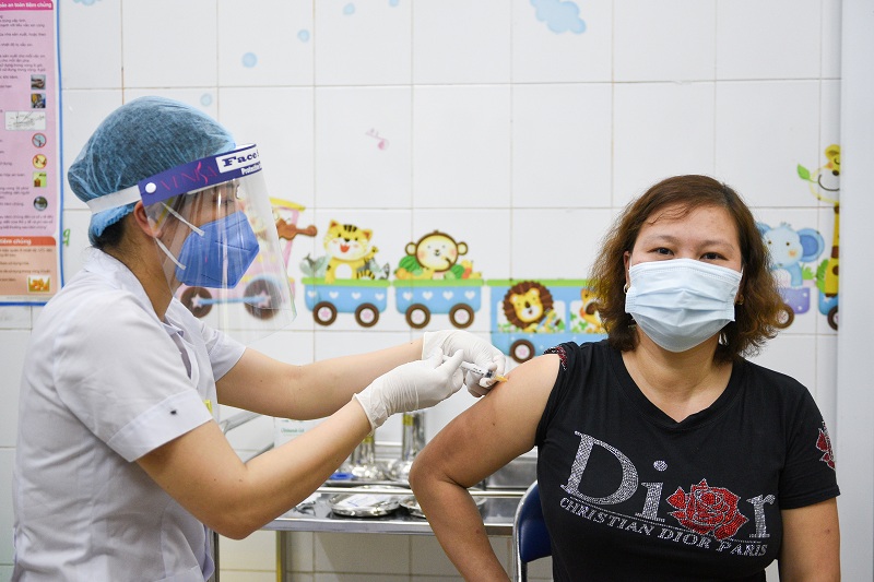 2021-07-13T084903Z_1_LYNXMPEH6C0DH_RTROPTP_4_HEALTH-CORONAVIRUS-VIETNAM-BUSINESS.JPG