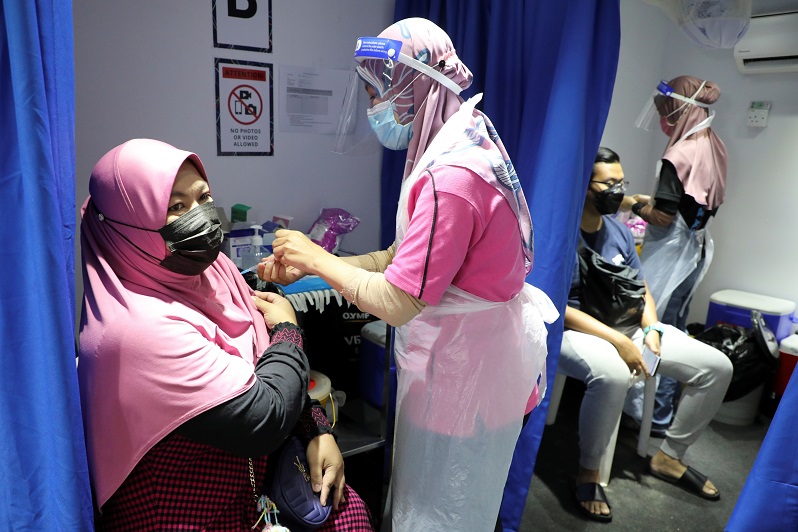 2021-07-15T103549Z_1_LYNXMPEH6E0I9_RTROPTP_4_HEALTH-CORONAVIRUS-MALAYSIA.JPG