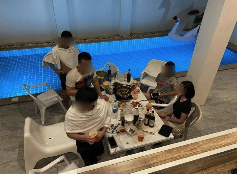 6pm.jpg