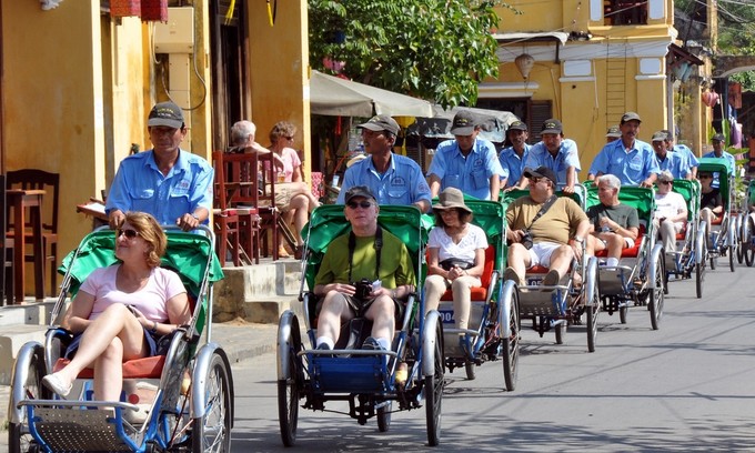 touristsvietnam-1514640251_680x408.jpg.7020a2b6163513b42c1aa58b3807fb9a.jpg