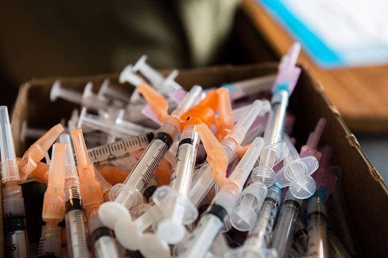 vaccine-syringe_2021-02-05_12-05-54.jpg
