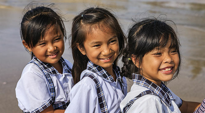 vietnamese-schoolgirls_18040_t12.jpg.1f1d13532721e0515537b1aade94b879.jpg