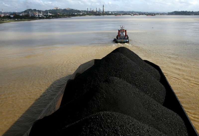 2021-08-09T100426Z_1_LYNXMPEH780BV_RTROPTP_3_INDONESIA-SECURITY-COAL.JPG