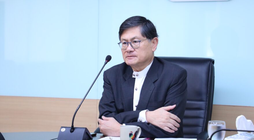 Minister-Anek-Laothamatas-879x485.jpg