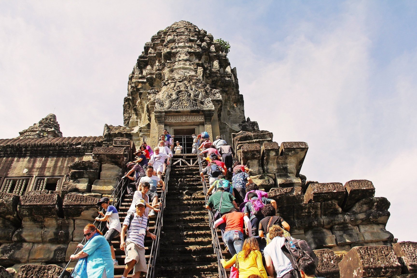 angkor-wat-temple-934140_1920.jpg