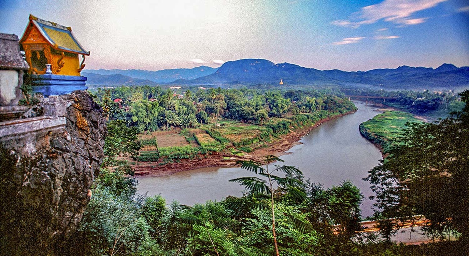 1-slide-mekong-river-luang-prabang-laos-pano.jpg