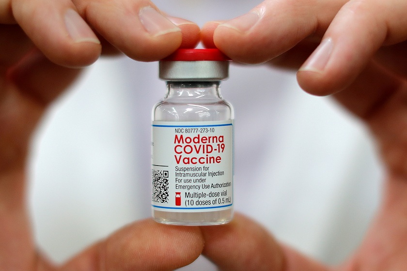 2021-09-03T034040Z_1_LYNXMPEH82044_RTROPTP_4_HEALTH-CORONAVIRUS-USA-MODERNA.JPG