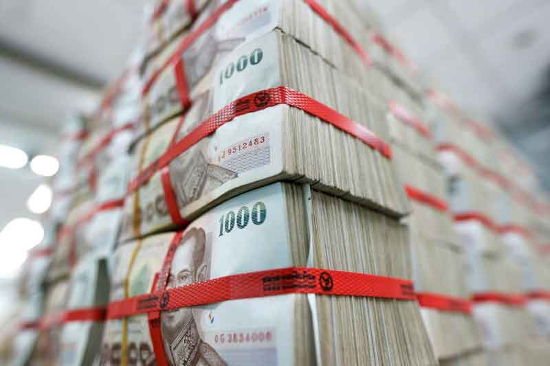 2021-09-09T051731Z_3_LYNXMPEH8805D_RTROPTP_4_THAILAND-ECONOMY-CENBANK.JPG