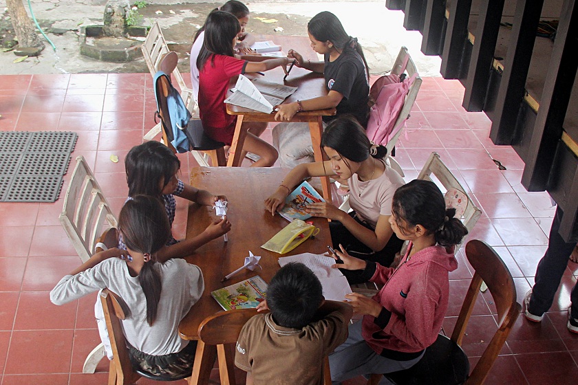 2021-09-17T050510Z_3_LYNXMPEH8G03N_RTROPTP_4_HEALTH-CORONAVIRUS-INDONESIA-EDUCATION.JPG
