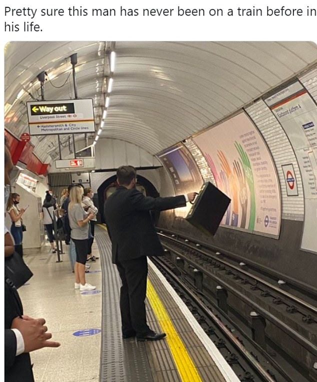 480509649_firsttmeintheunderground.jpg.9e844cb587da356ba6a086fd8c052b6e.jpg