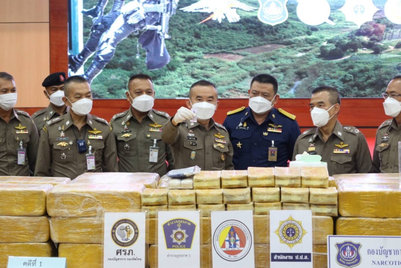 Thai Police Proudly Show Off 5.4 Million Ya Ba And Half A Ton Of Ganja ...