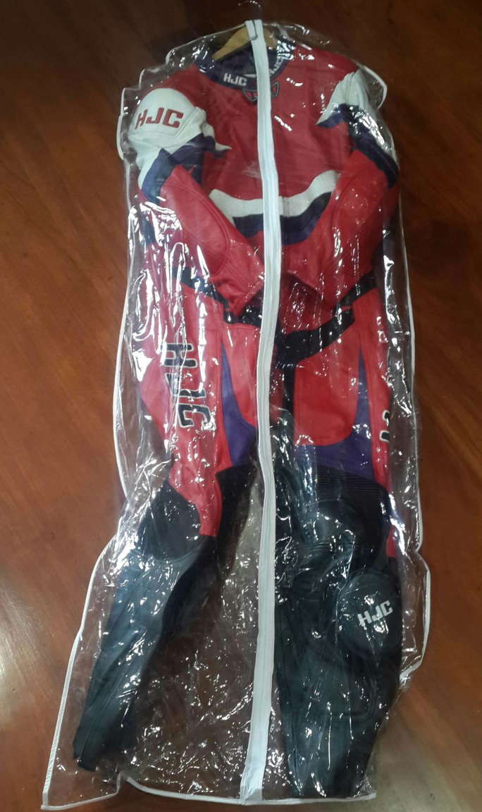 Suit134206.jpg