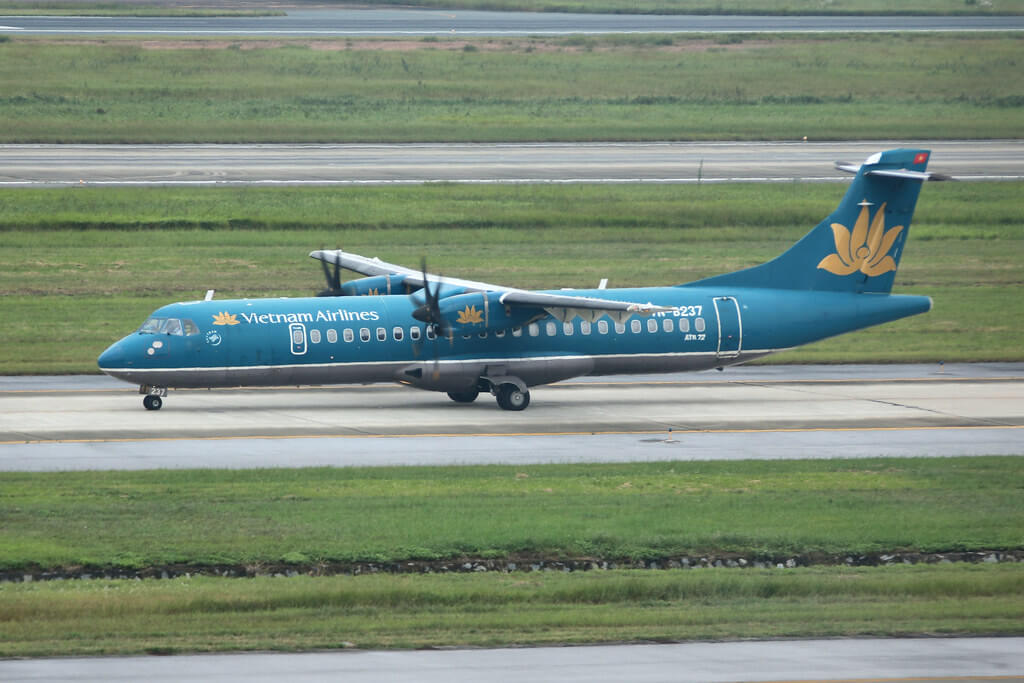 VN-B237-Vietnam-Airlines-ATR-72-500-at-Hanoi.jpg.91811e9fcb1fa1ca902994c184650399.jpg